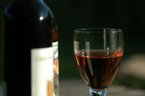 Choosing the Right Wine for Summer Gatherings Choosing the Right Wine for Summer Gatherings