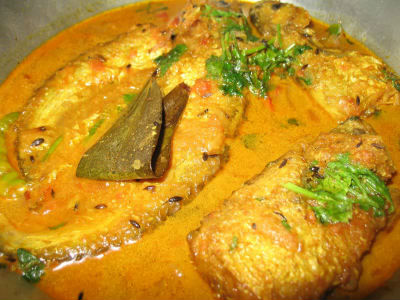 Doi Maach / Bengali Fish in Yogurt Gravy