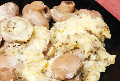 Stir-Fried Mushrooms in Eggs