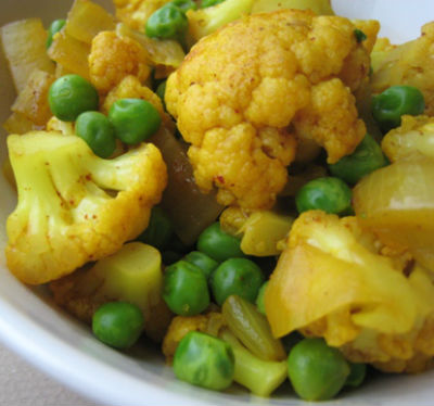 Curried Cauliflower and Peas