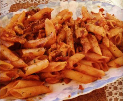 Penne with Garlic Tomato Sauce 