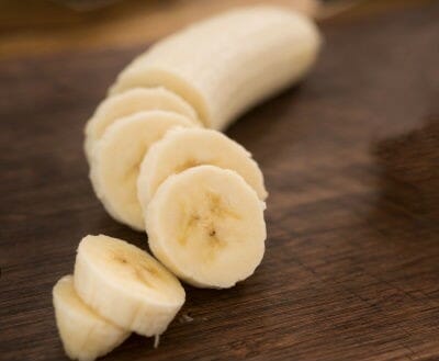sliced bananas