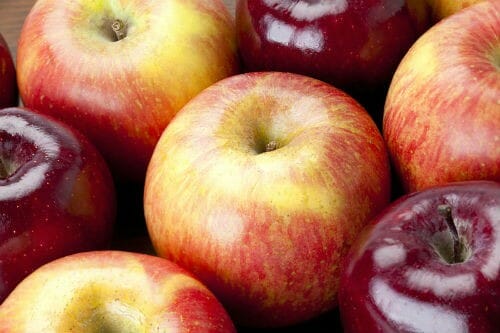 red apples