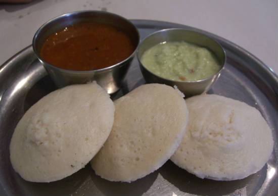 Vazhaithandu Idli 1 Idlis