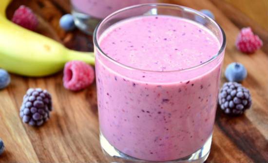 Mixed Berry and Yogurt Smoothie