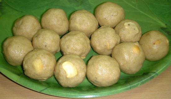 Corn Flour Laddu 1 Corn Flour Laddu