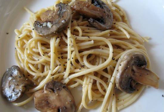 Garlic and Mushroom Pasta
