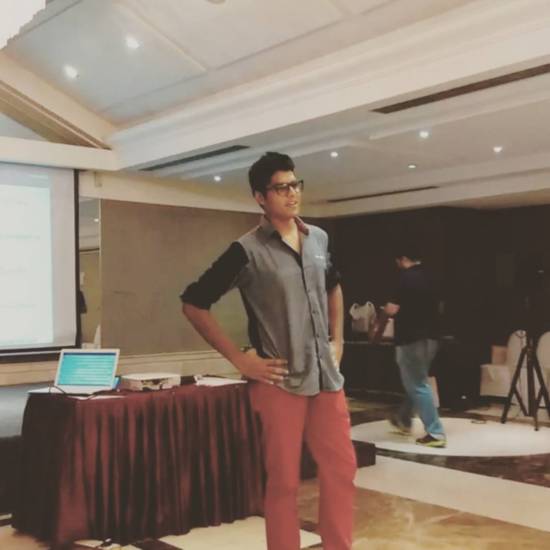 Shyam Renganathan performing at the #UrbanChennai Blogger's Meet