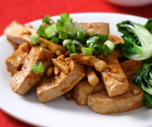 Fried Tofu in Chili Garlic Sauce