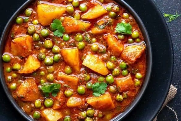 Aloo Peas Gravy