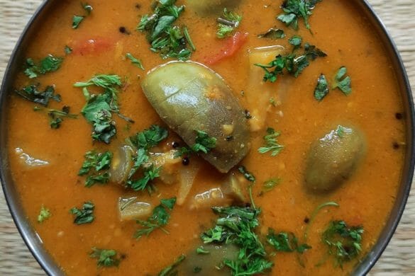 Kathirikai Kuzhambu (Kathirikai Sambar)