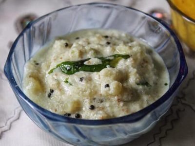 Cucumber Curd Pachadi (Vellarikai Thayir Pachadi)