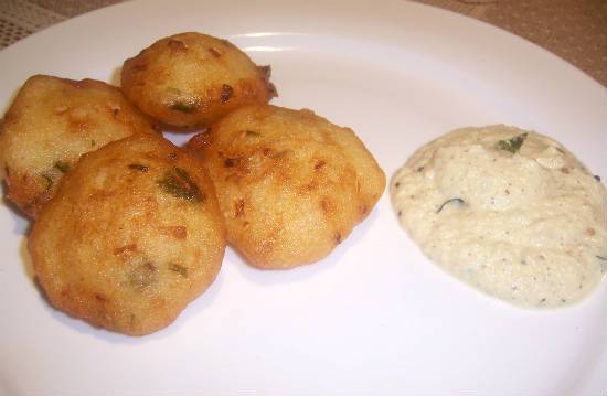 Masala Paniyaram with Chutney