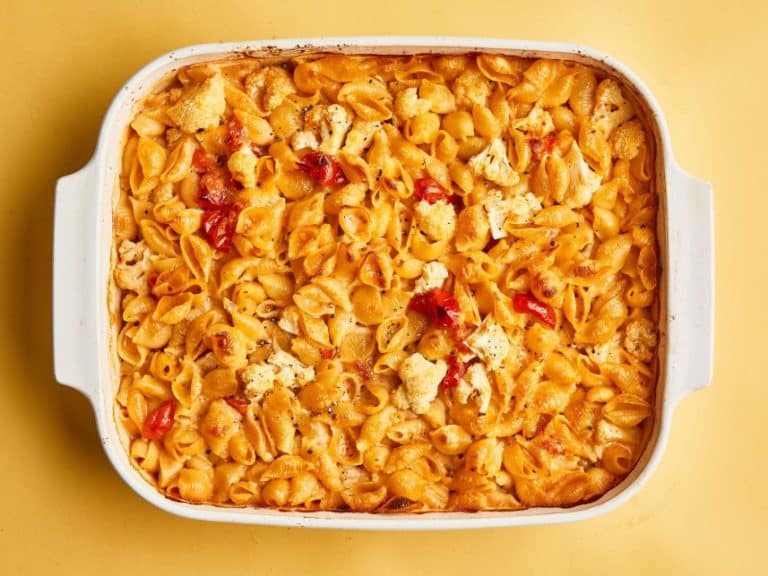 Cauliflower and Noodles baked in Tomato Sauce