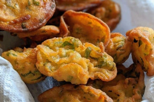 Stuffed Potatoes in Fenugreek And Spinach Curry
