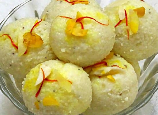 Paneer Laddu (Malai Laddoo)