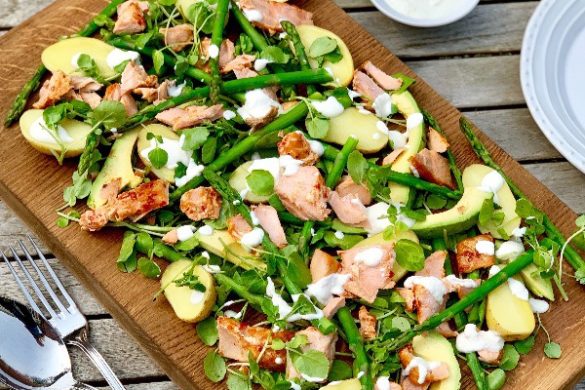 Smoked Salmon, Asparagus and Avocado Salad