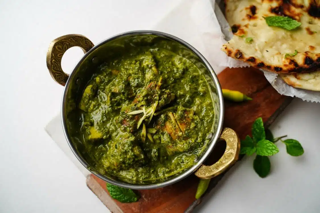 Palak Chicken (Chicken Saag)