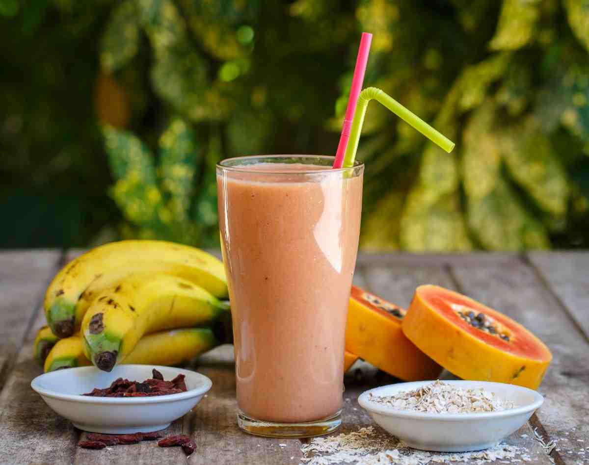 How Can Juice and Smoothies Improve Your Health? 8 Papaya Banana Smoothie