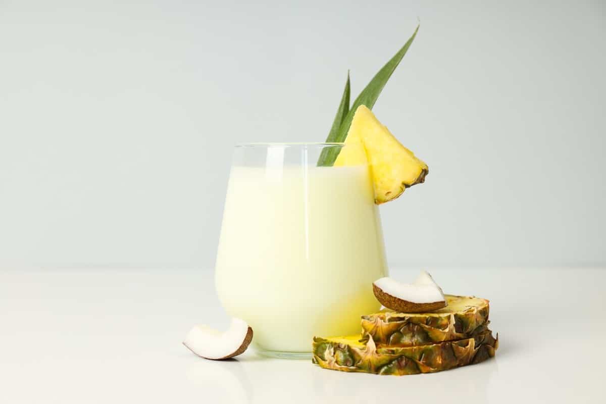 How Can Juice and Smoothies Improve Your Health? 6 Pineapple Coconut Smoothie