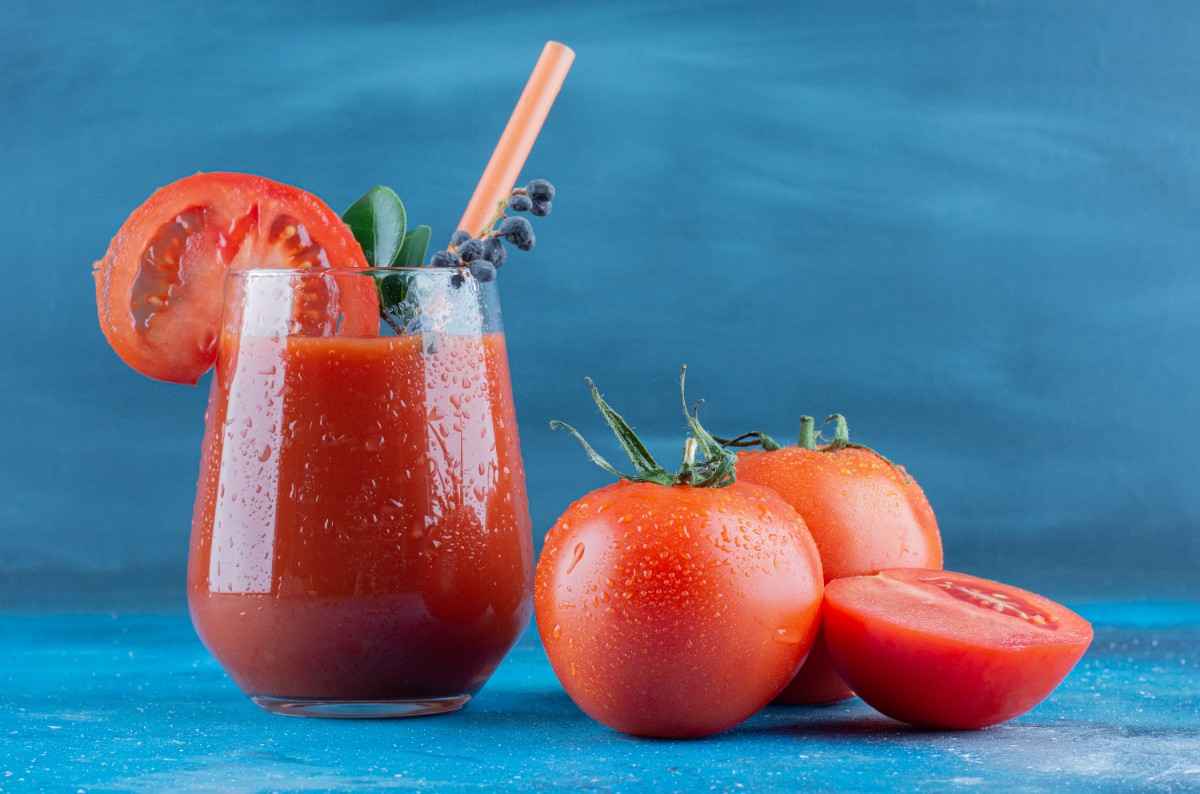 How Can Juice and Smoothies Improve Your Health? 18 Tomato Celery Juice