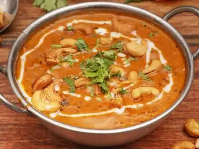 Chicken Curry with Cashewnuts and Curd