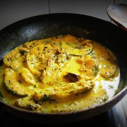 Shorshe Maach (Fish Cooked in Mustard) 18 Shorshe Maach Fish Cooked in Mustard