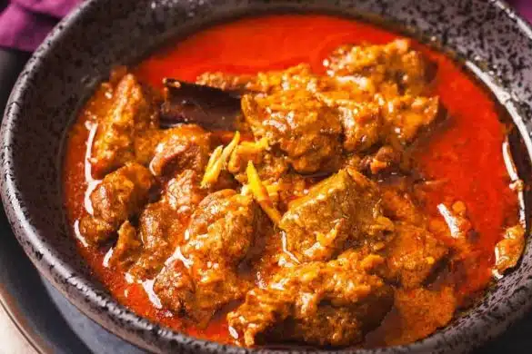 Lamb in Spicy Red Gravy