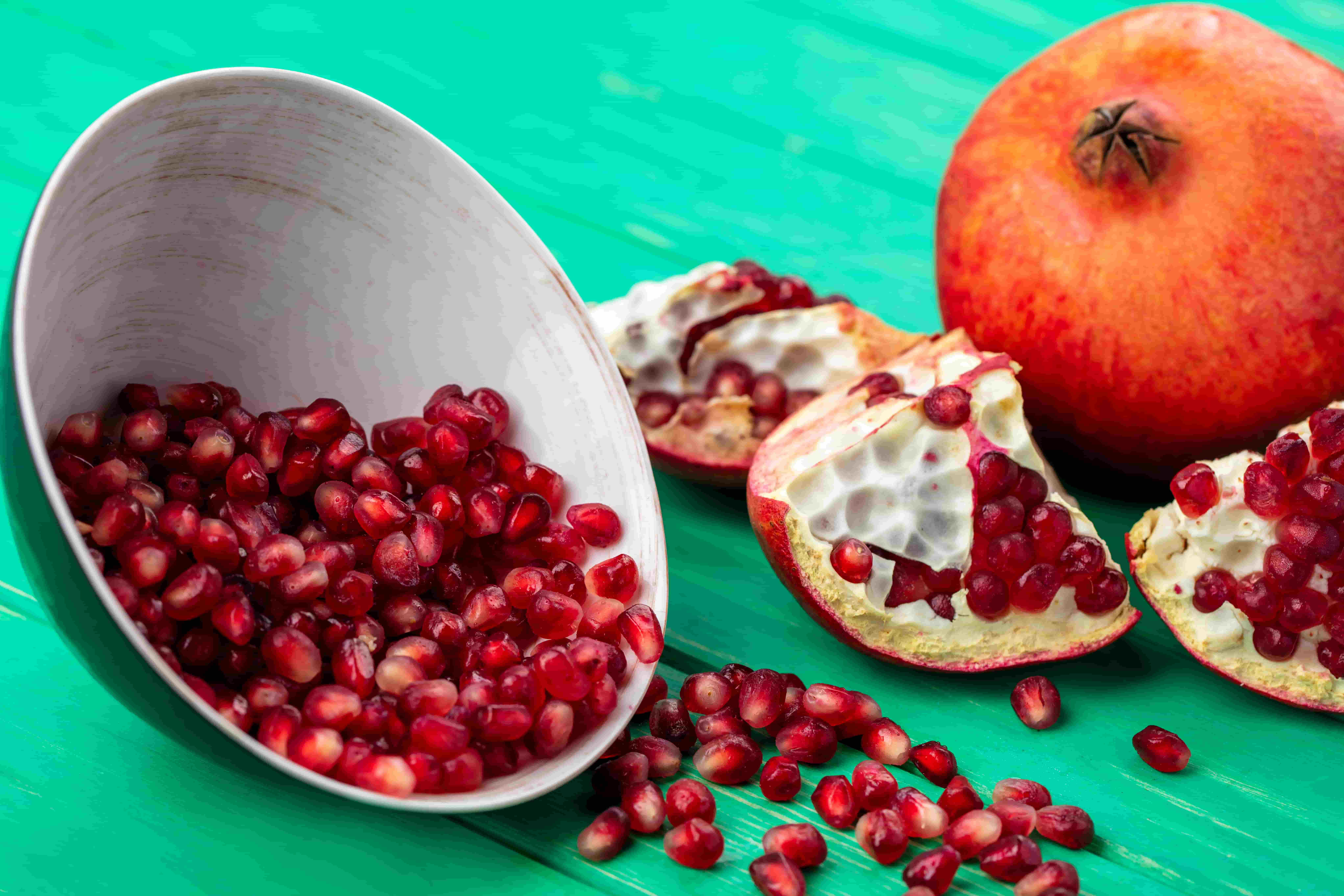 What Are The 15 Pomegranate Benefits Worth Discovering? 1 Pomegranate seeds in a bowl