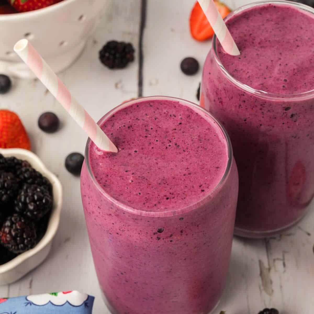 Can we Eat Fruits as Breakfast for a Healthy Start? 8 Berry Fruit Protein Smoothie for Healthy Breakfast