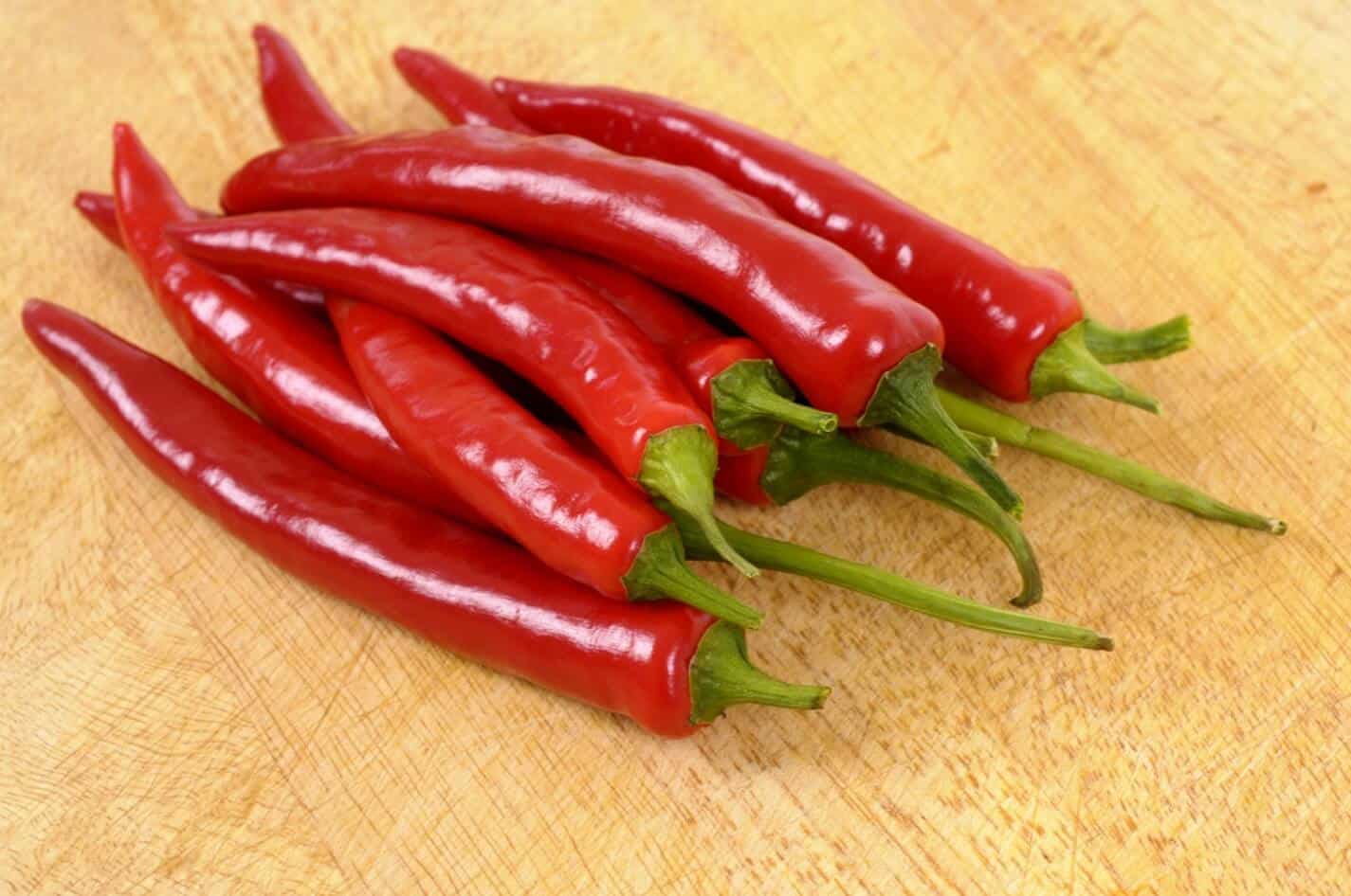 What are the Best Fat-Burning Foods to Include in Your Diet? 8 Chili Peppers