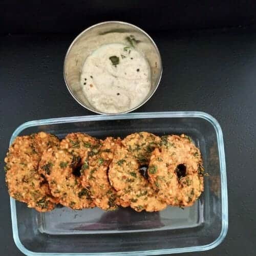 Keerai Vadai with Coconut Chutney