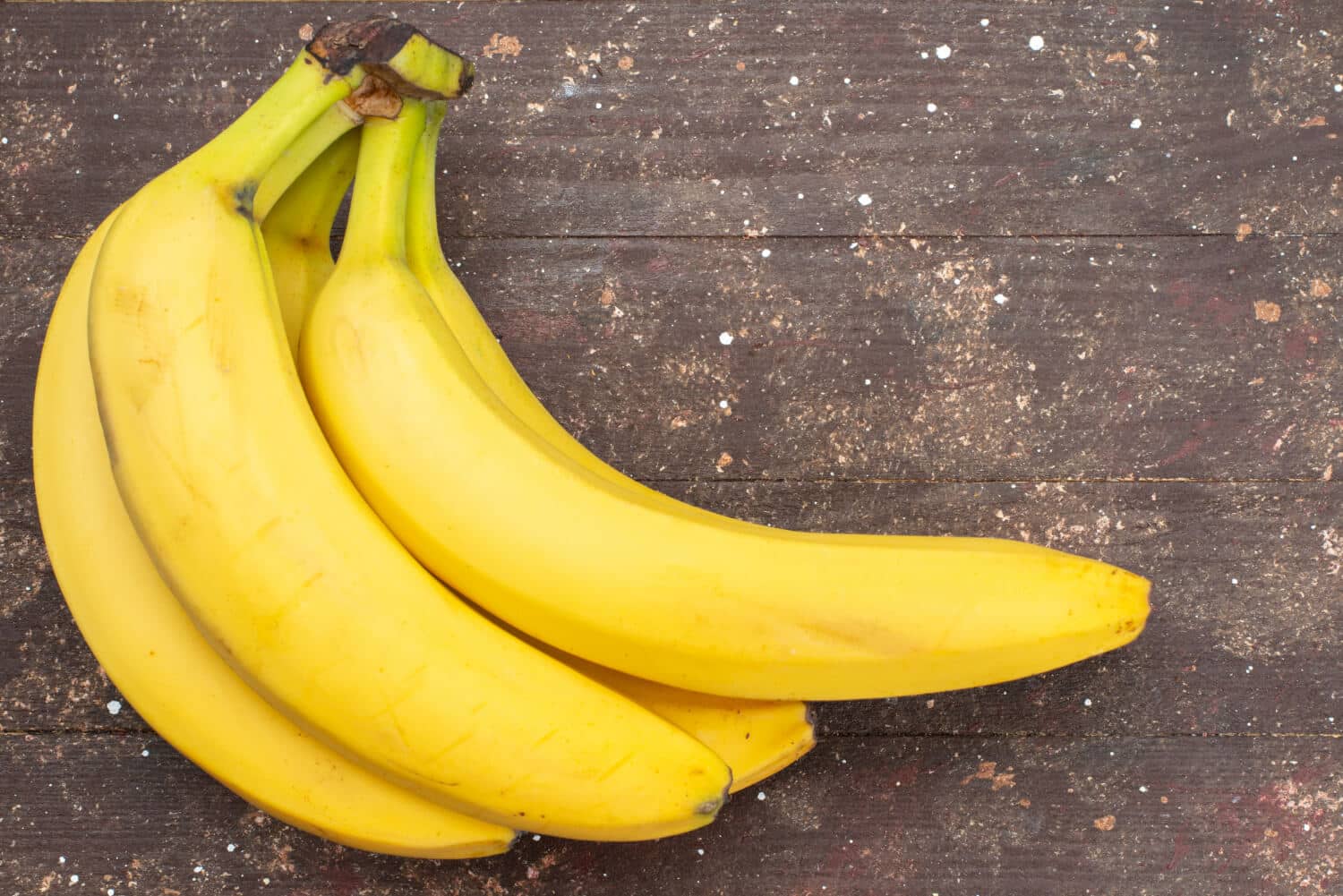 Which Heart Healthy Foods Should You Eat Daily? 14 Fresh bananas in table
