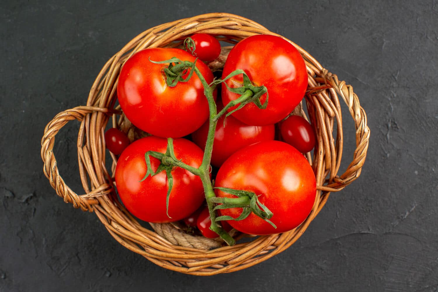 Which Heart Healthy Foods Should You Eat Daily? 10 Tomatoes on a wooden style bowl
