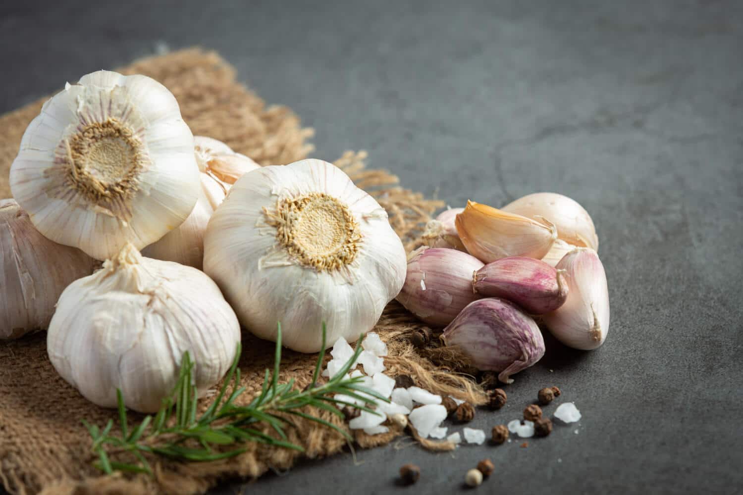 Which Heart Healthy Foods Should You Eat Daily? 11 Whole and peeled garlics