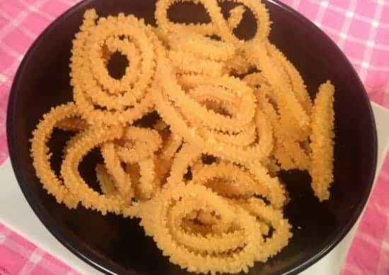 Moong Dal Murukku (Paasi Paruppu Murukku)