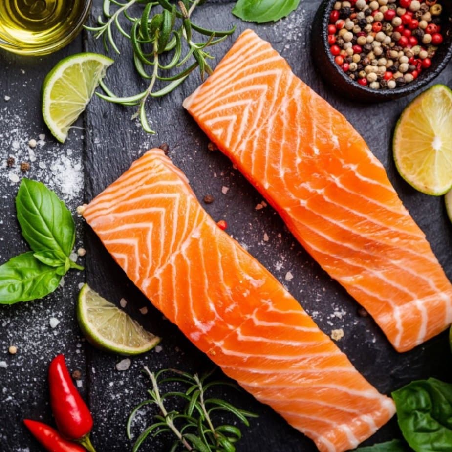 What are the Best Cholesterol-Reducing Foods for the Heart? 6 rilled salmon rich in omega 3 fatty acids for cholesterol balance