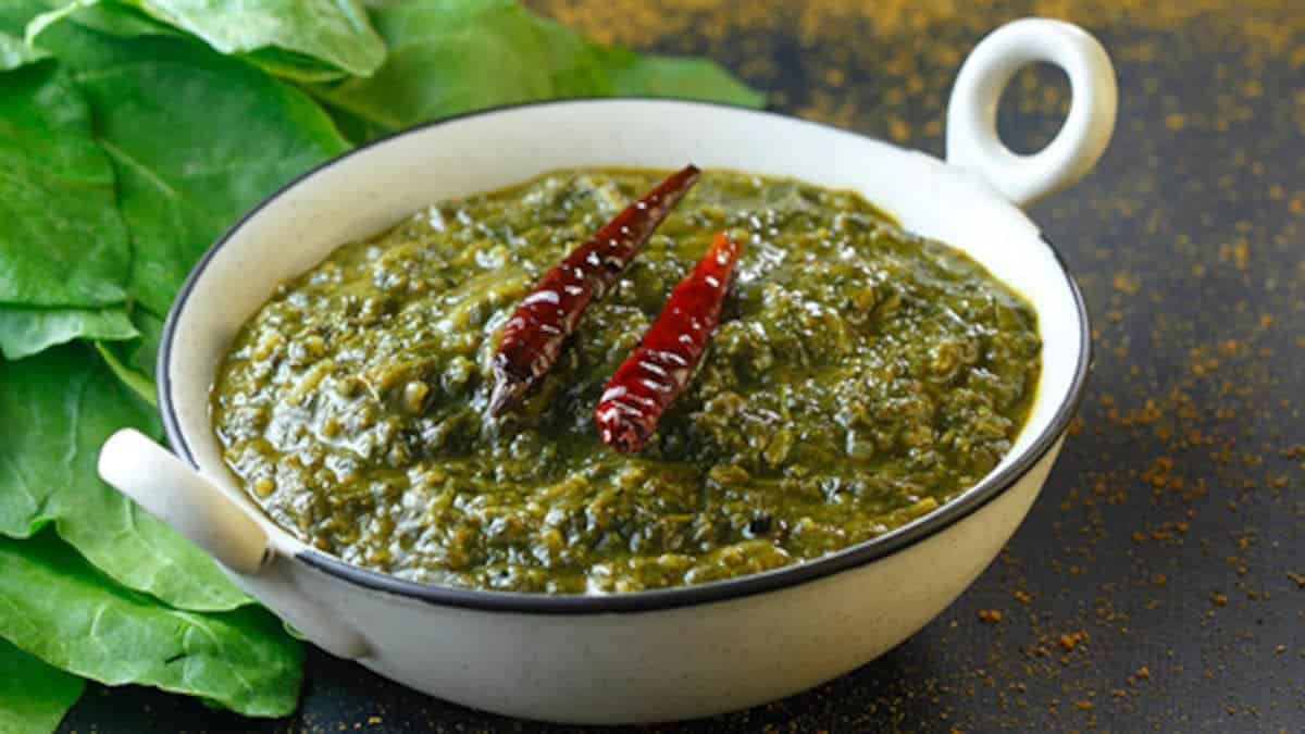What are the Top Spinach Benefits for Health? 5 Palak saag prepared with cooked spinach and spices served in a bowl