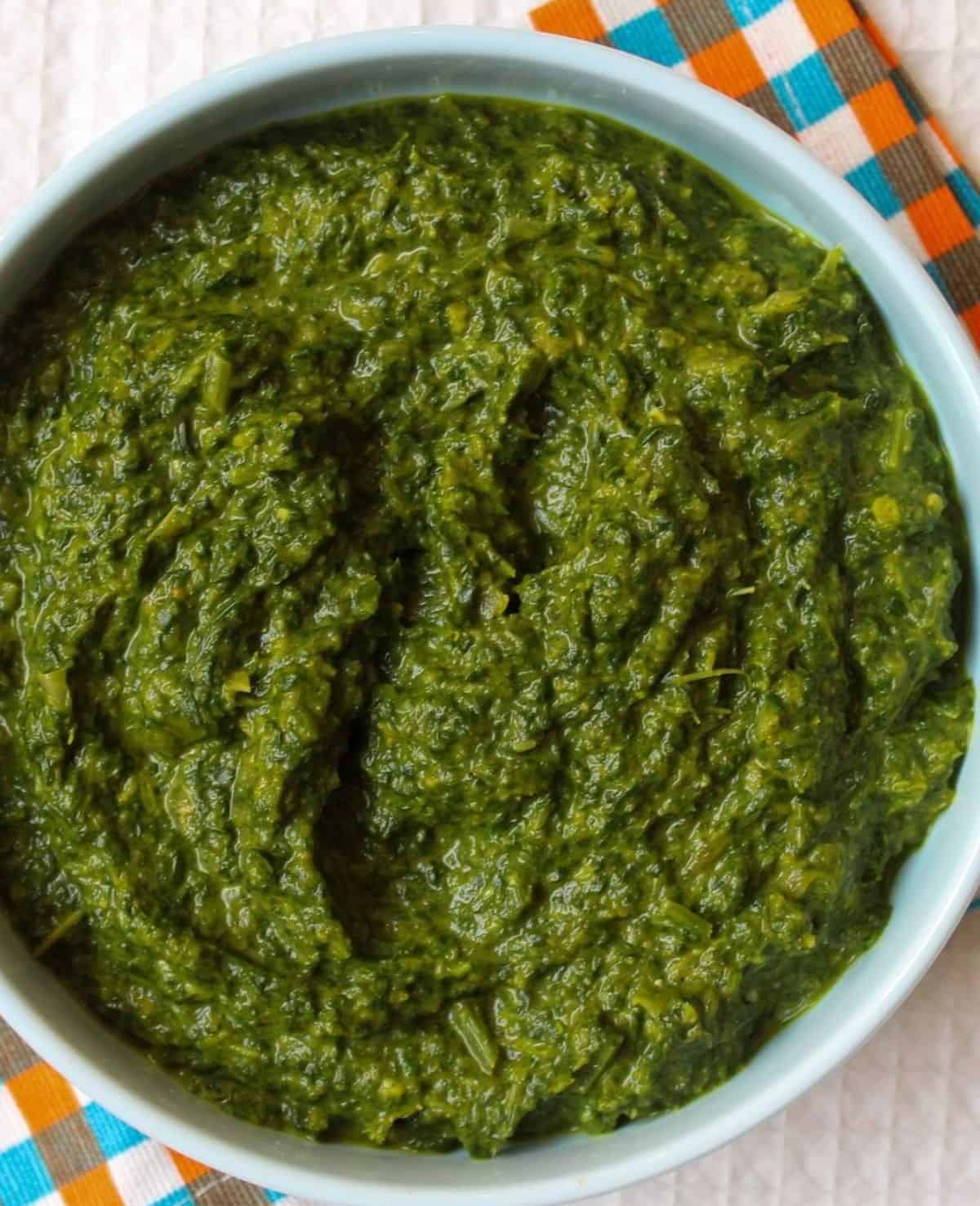 What are the Top Spinach Benefits for Health? 6 Spinach curry cooked with spices and served as a simple Indian palak sabzi