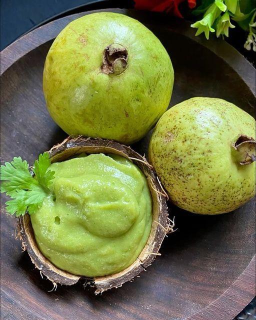 What are the Daily Guava Benefits You Can’t Ignore? 5 Guava chutney in a bowl with spices and fresh herbs