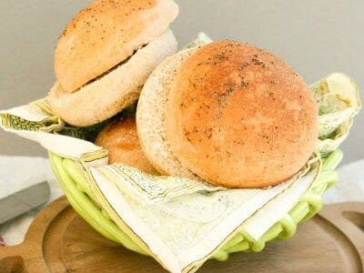 Peas and Cheese Bun