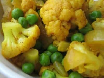 Curried Cauliflower and Peas