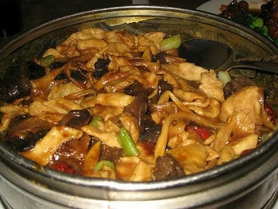 steamed chicken black mushrooms