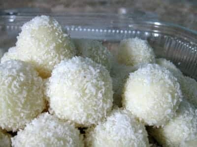 coconut laddu