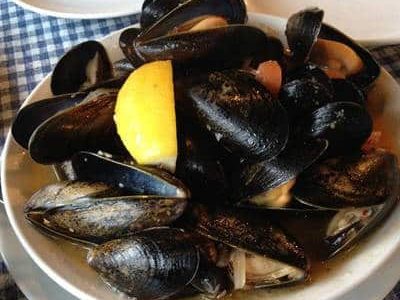 Tisrya Dum Masala (Spicy Steamed Mussels)
