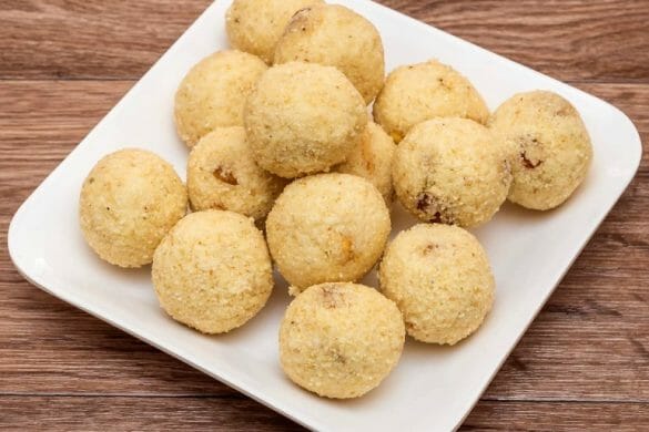 Rava Ladoo