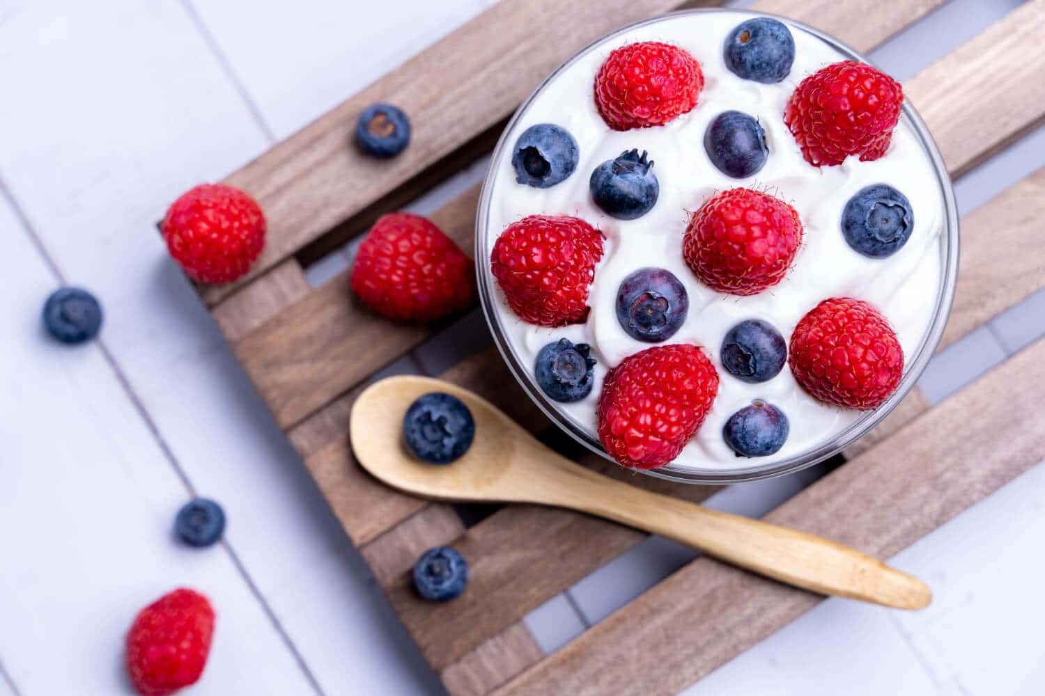 Why We Should Not Skip Breakfast? Plus 15 Easy Recipes to Fix It 4 Greek Yoghurt with Berries