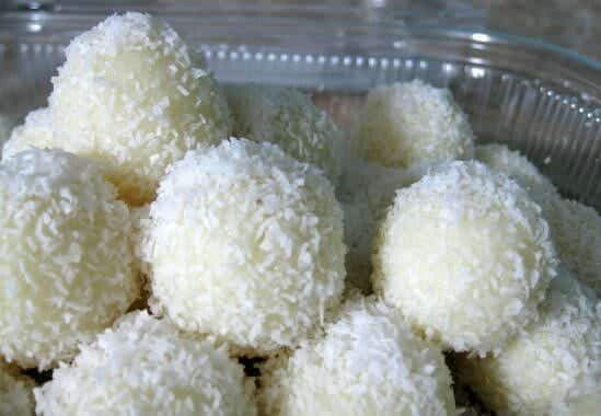 Coconut Ladoo