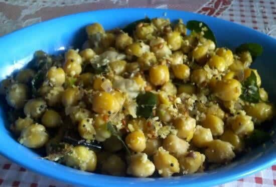 Vella Kondakadalai (White Chickpeas) Sundal