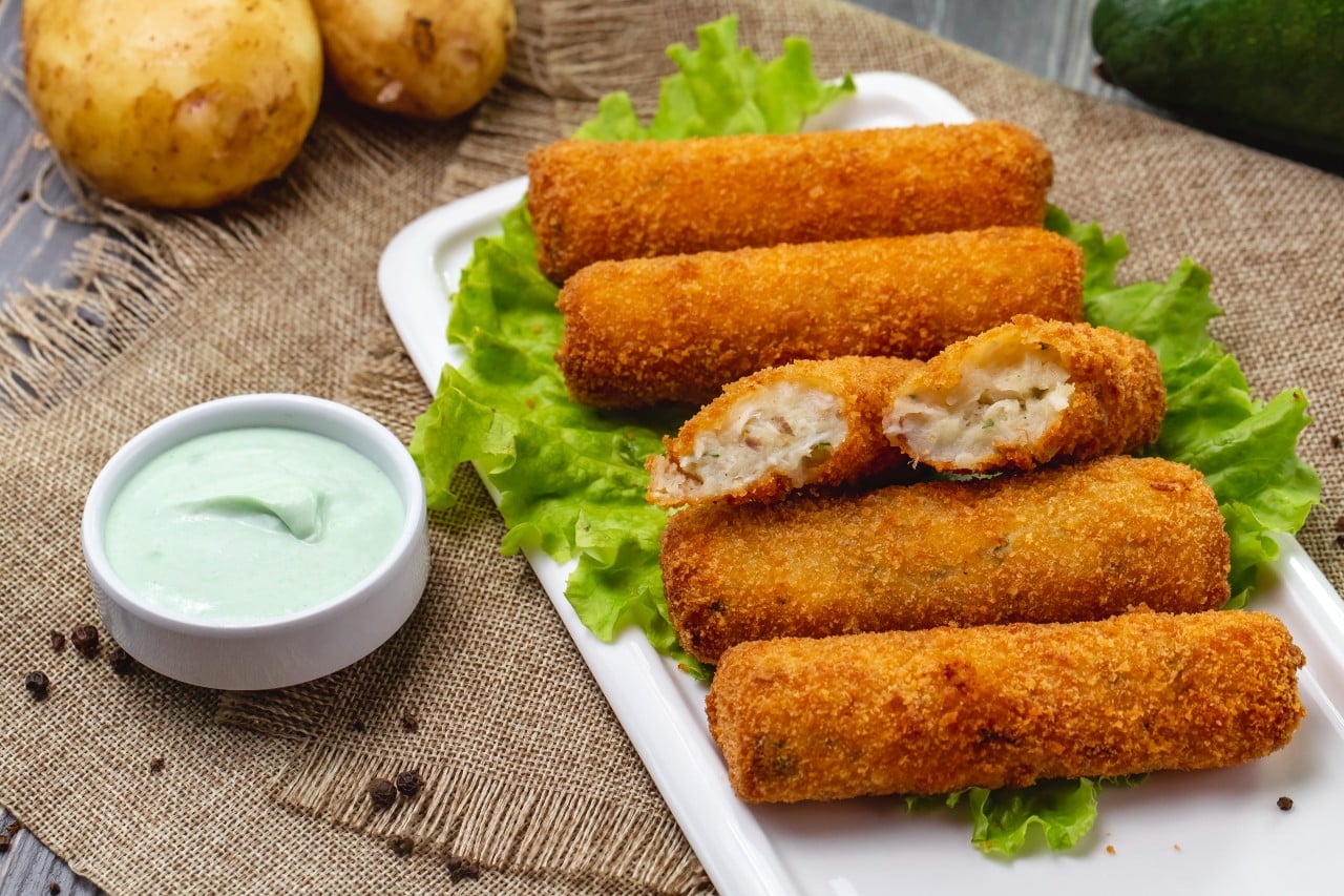What Are the 25 New Years Party Food Ideas to Try This Year? 23 Fried Fish Rolls